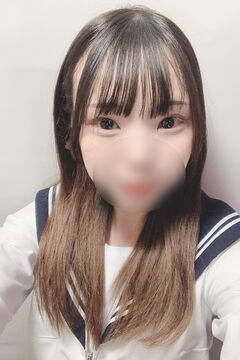 本日二人目Cカップバストのスレンダー美少女 かほさんのご紹介です♪ 画像